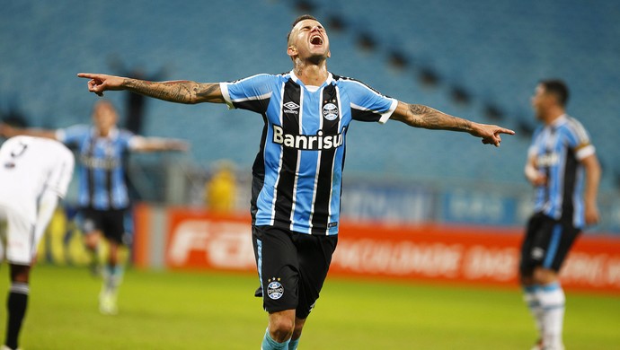 Grêmio vibra com guerra por gol e vitória nos acréscimos contra a Ponte