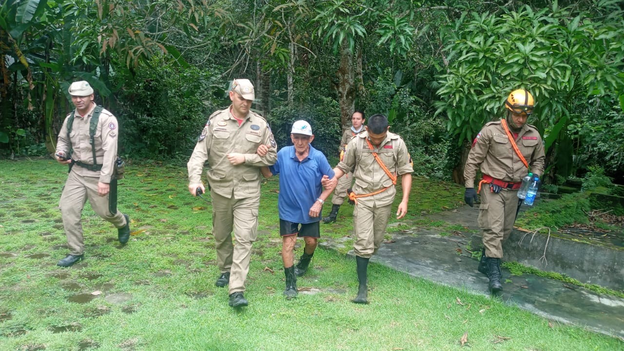 Idoso de 88 anos é encontrado após ficar mais de 24 horas perdido em mata da Ufam