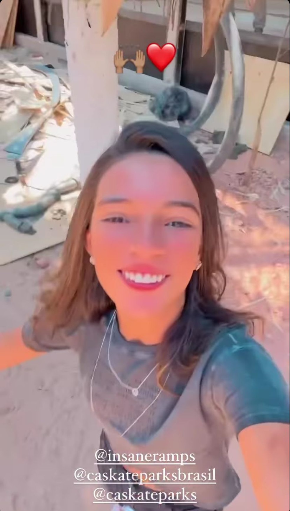 Rayssa Leal mostra obras para pista em casa — Foto: Reprodução