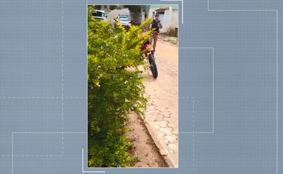 Sargento aparece em vídeo durante abordagem em Muzambinho — Foto: Reprodução EPTV