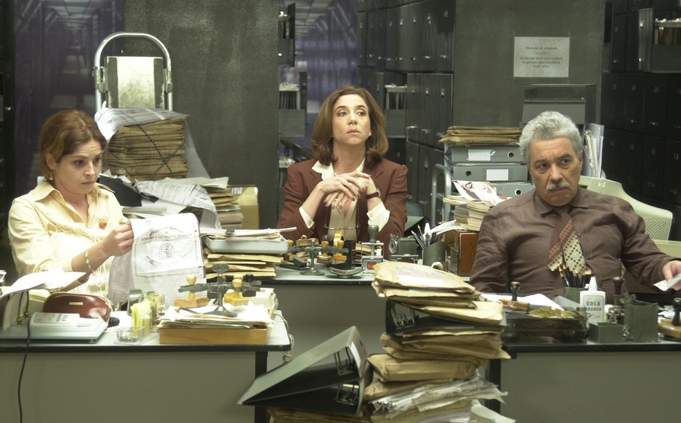 Moira (Drica Moraes), Anete (Marisa Orth) e Caio (Pedro Paulo Rangel) em Os Aspones — Foto: TV Globo