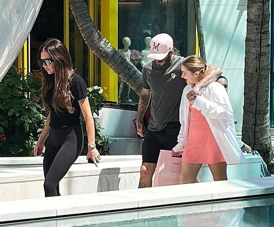 Victoria e David Beckham com a filha, Harper