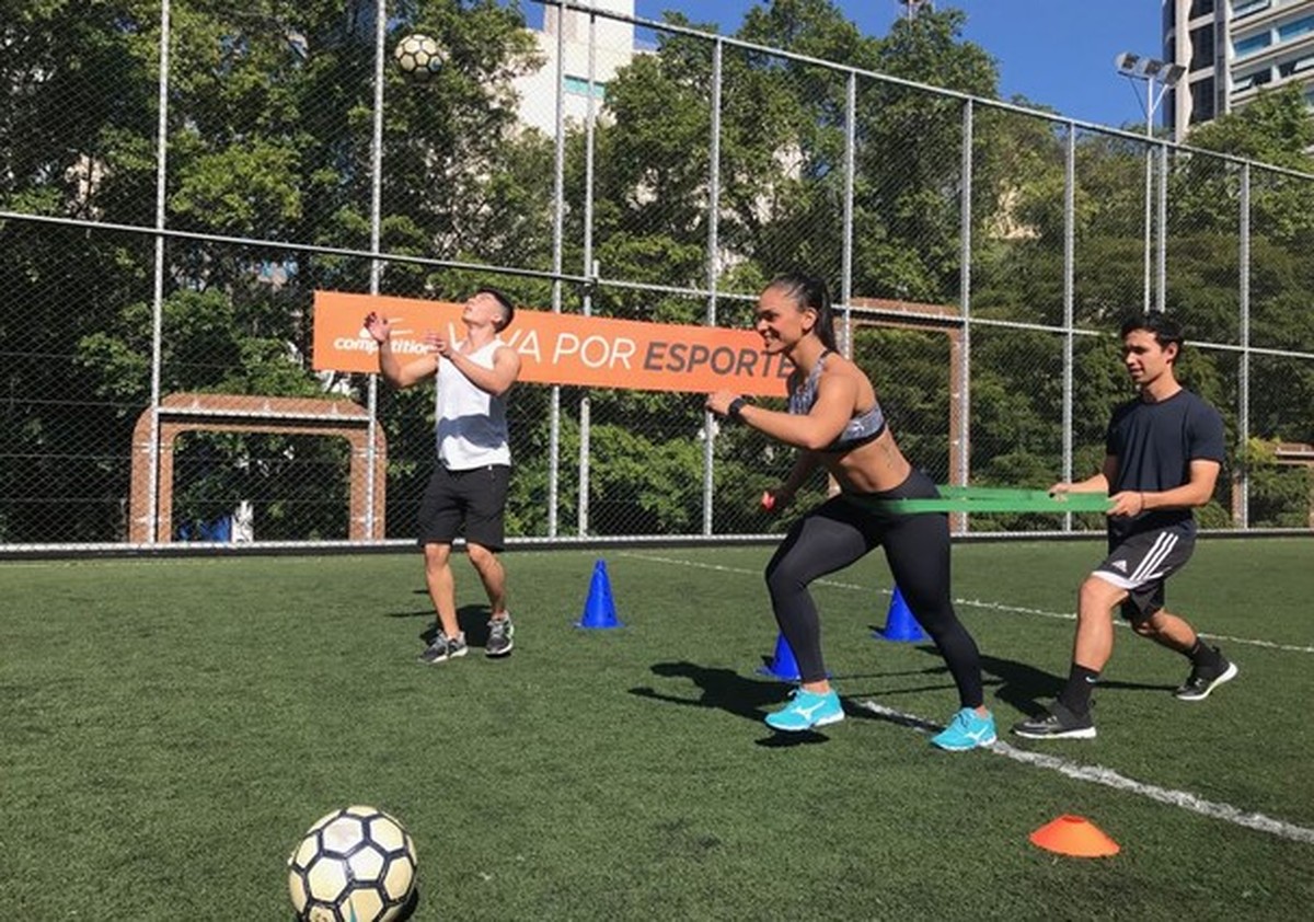 Competition cria aula que mistura funcional e futebol | Saúde | Glamour