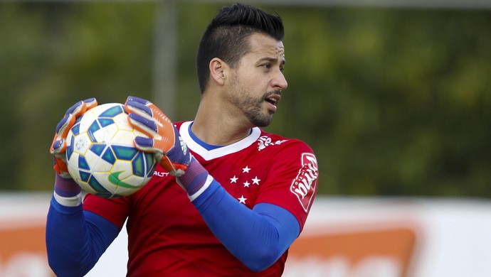 Fábio espera, com tranquilidade, pelo 49º clássico: retrospecto é favorável