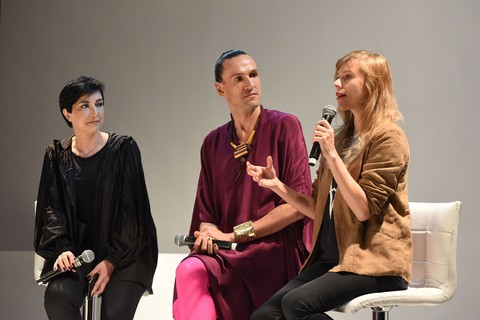 Meline Moundjian, Dudu Bertholine e Eloisa Artuso: todos do Istituto Europeo di Design - IED São Paulo