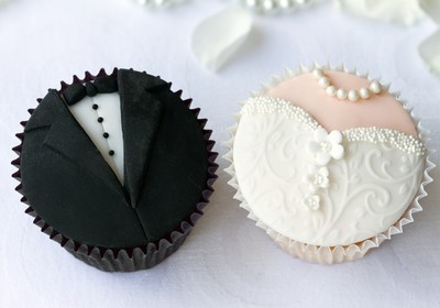 noiva_noivos_cupcakes_investidor_casamento (Foto: Shutterstock)