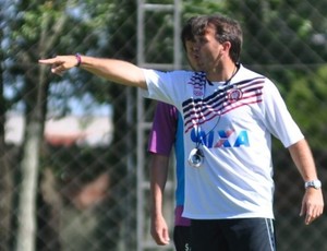 Petkovic, técnico do sub-23 do Atlético-PR (Foto: Site oficial do Atlético-PR/Divulgação)