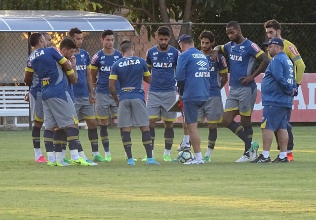 Sequência ruim, tabu em estreias e freguesia: os desafios do Cruzeiro contra o São Paulo