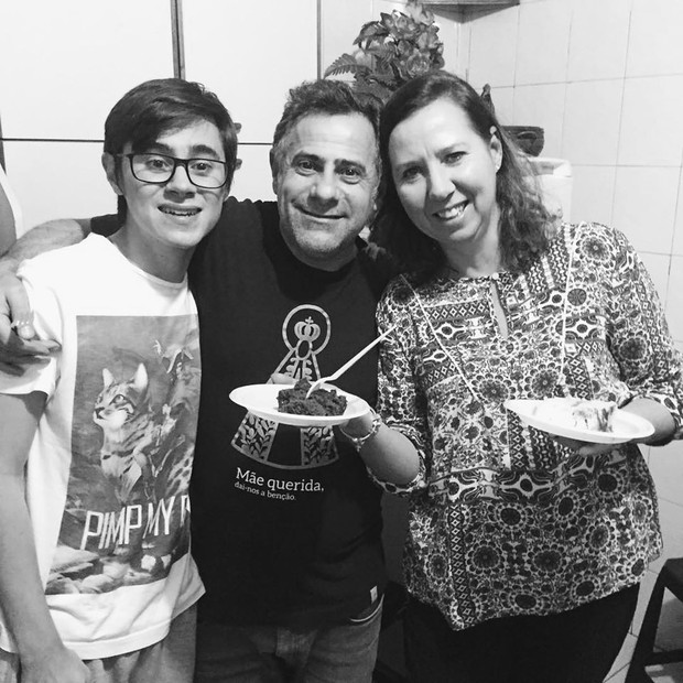 Rafael Miguel com os pais (Foto: Reprodução/Instagram)