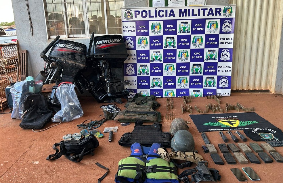 Polícias apreendem armas e motores de barco na Operação Canguçu — Foto: Divulgação/Polícia Militar do Tocantins