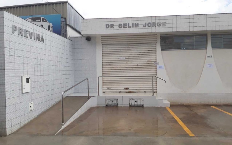Laboratório localizado no Setor Aeroporto está interditado por tempo indeterminado (Foto: Sílvio Túlio/ G1)