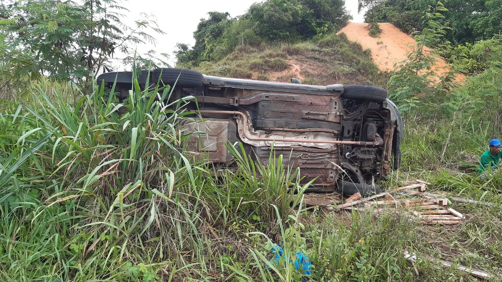 Acidente aconteceu na Olavo Montenegro na Grande Natal  — Foto: Sérgio Henrique Santos/Inter TV Cabugi
