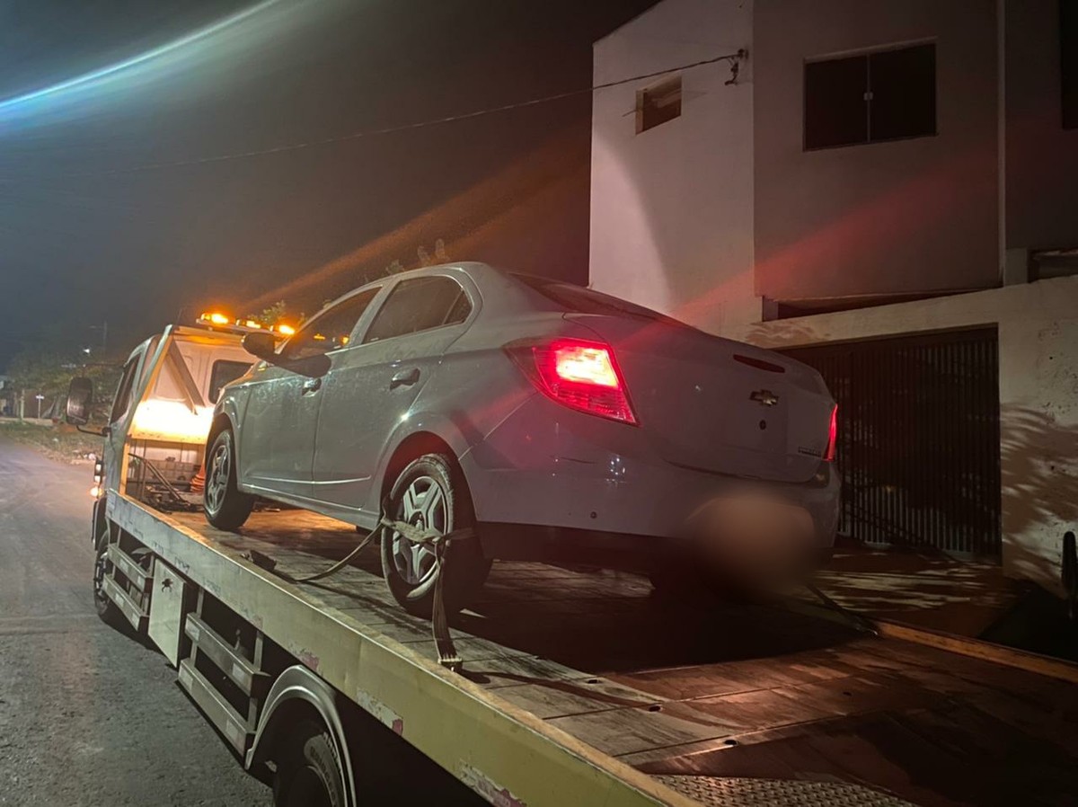 Criminoso é preso após render motorista e roubar carro, em Montes Claros