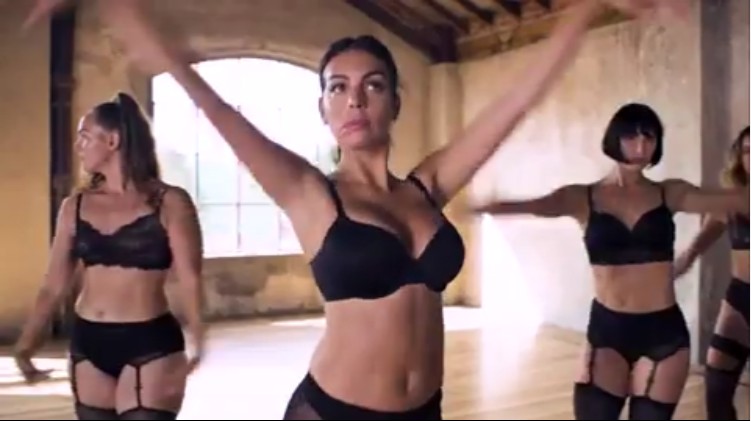 Georgina Rodriguez dança de lingerie em nova campanha (Foto: Instagram)