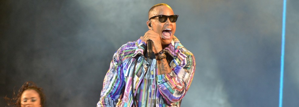 Léo Santana no Baile da Santinha — Foto: Joilson César/Ag. Haack