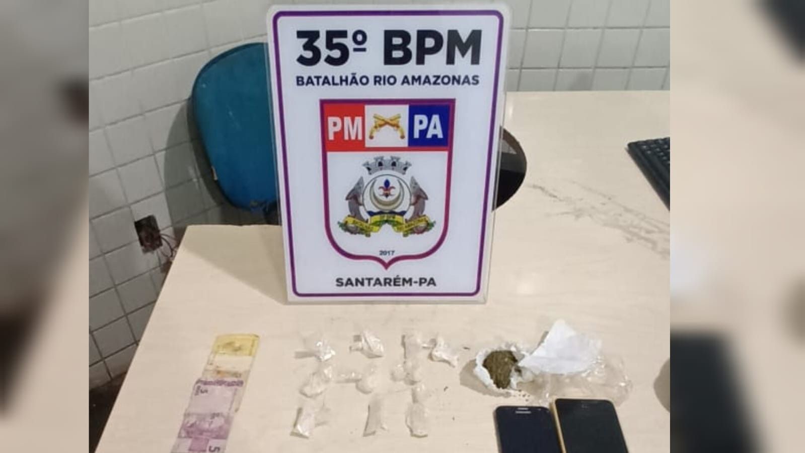 Dois homens e uma mulher foram presos suspeitos de envolvimento com o tráfico de drogas, em Santarém