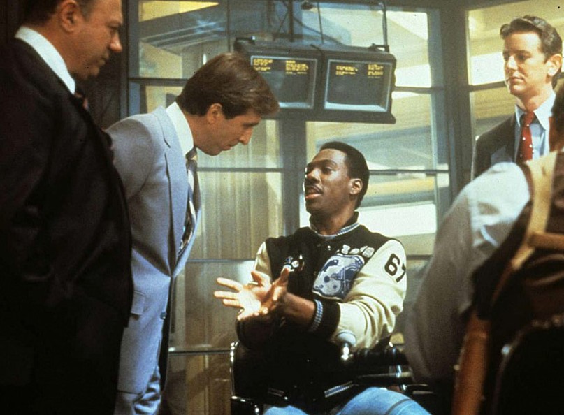 Allen Garfield e Eddie Murphy em cena de Um Tira da Pesada 2 (1987) (Foto: Reprodução)