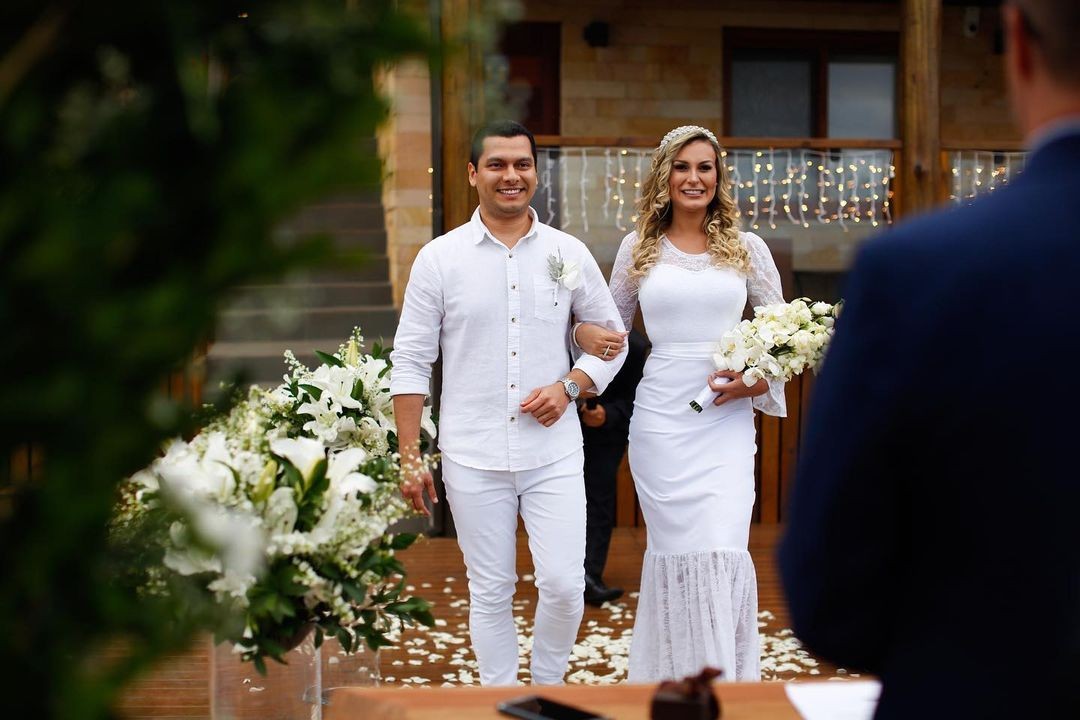 Andressa Urach e Thiago Lopes se casam em cerimônia íntima, sem convidados (Foto:  Bruno Dias)