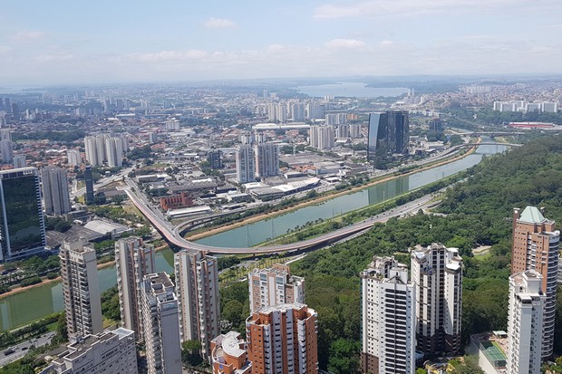 Não tem nada como atravessar a Marginal Pinheiros em minutos (Foto: Julio Cabral/Autoesporte)
