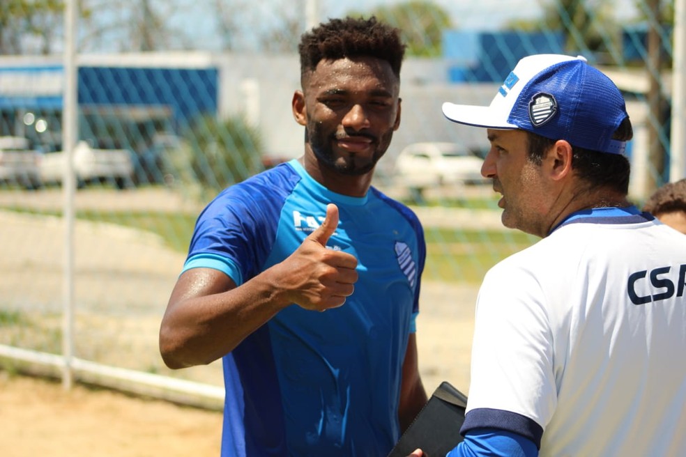 Jean Cléber foi quem mais atuou no meio-campo do CSA — Foto: Mac Cavalcante/GloboEsporte.com