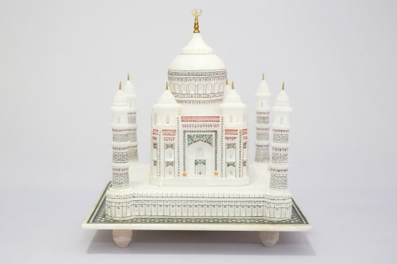 O presente mais valioso da lista pública: maquete do templo Taj Mahal confeccionada em mármore branco, no valor de R$ R$ 59 469,20. Presente do presidente Índia, Ram Nath Kovind, durante visita de Bolsonaro em 2020 — Foto: Divulgação