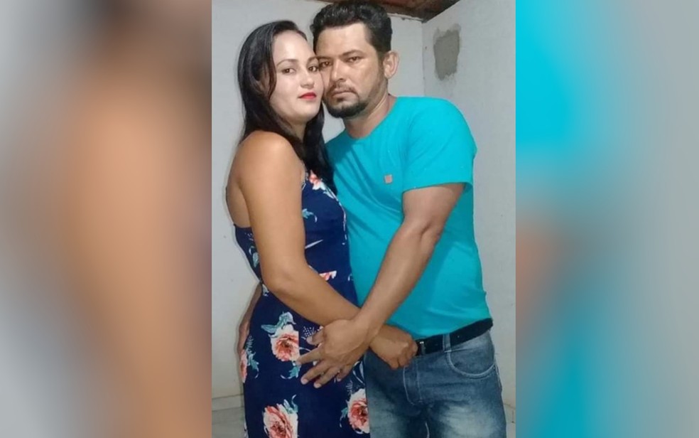 Queliane Ribeiro Barbosa e o ex-marido Silva — Foto: Reprodução/Facebook