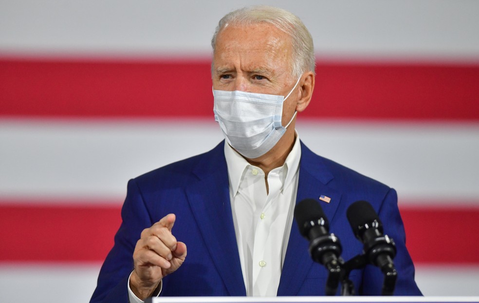 Joe Biden afirmou que o presidente ordenou que seu governo desacelerasse testagem, mas Trump disse que estava usando ironia — Foto: Mark Makela/Reuters