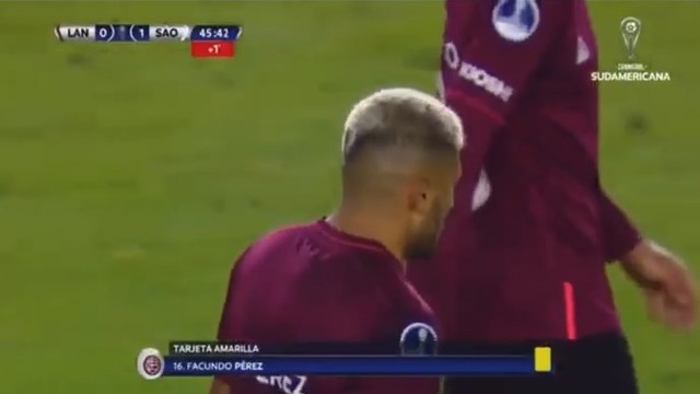 Conmebol TV credita cartão a Peréz, do Lanús, no fim do primeiro tempo contra o São Paulo