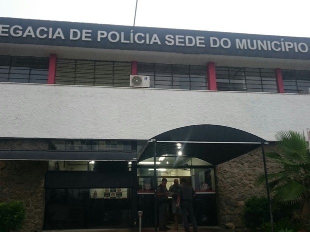 Pai atirou várias vezes contra o filho após discussão em Praia Grande (SP) (Foto: Guilherme Lucio da Rocha / G1)
