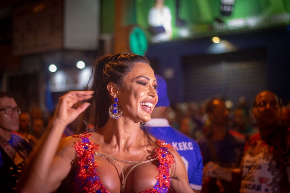 Gracyanne Barbosa está no terceiro carnaval como rainha de bateria da União da Ilha — Foto: Leonardo Callenzo/ Dibulgação