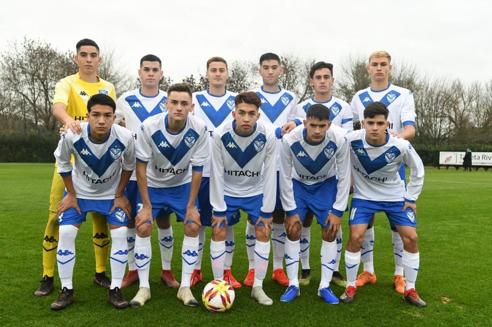 Lenny Lobato Ã© titular no time sub-18 do VÃ©lez â Foto: DivulgaÃ§Ã£o/Lenny