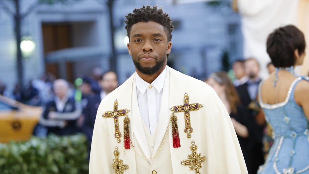 Ator Chadwick Boseman chega ao Baile de Gala do Met, em Nova York (EUA) — Foto: Eduardo Munoz/Reuters