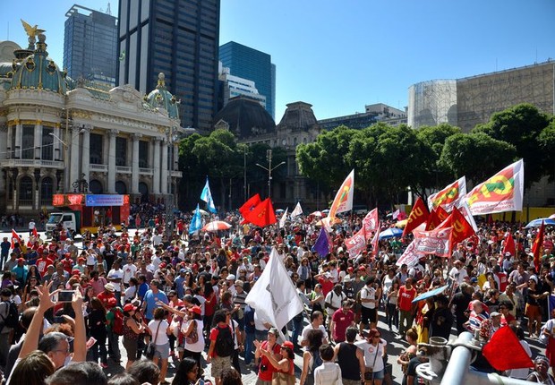 Manifestação contra as reformas da Previdência e trabalhista no Rio de Janeiro (Foto: Tânia Rêgo/Agência Brasi)