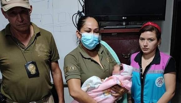 Bebê foi resgatada e levada ao hospital (Foto: Reprodução/trome.com)