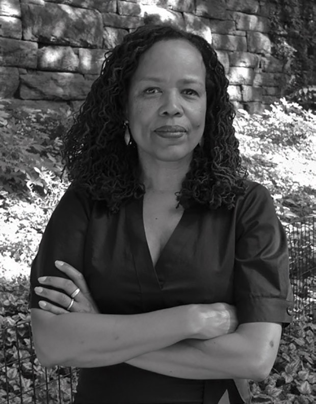 A escritora norte-americana Saidiya Hartman  (Foto: Steven Gregory, Divulgação e Unsplash.)