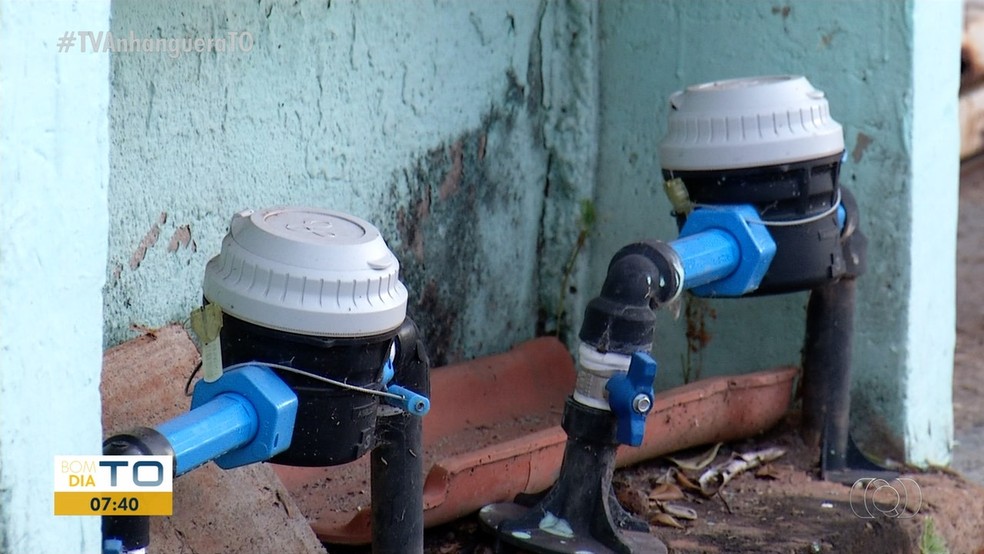 Moradores sentiram aumento depois de troca dos hidrômetros — Foto: Reprodução/TV Anhanguera