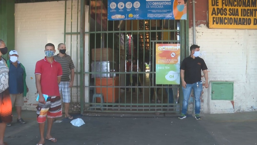 Feira Permanente da  Ceilândia é fechada após decreto que restringe atividades não essenciais  — Foto: TV Globo/Reprodução 