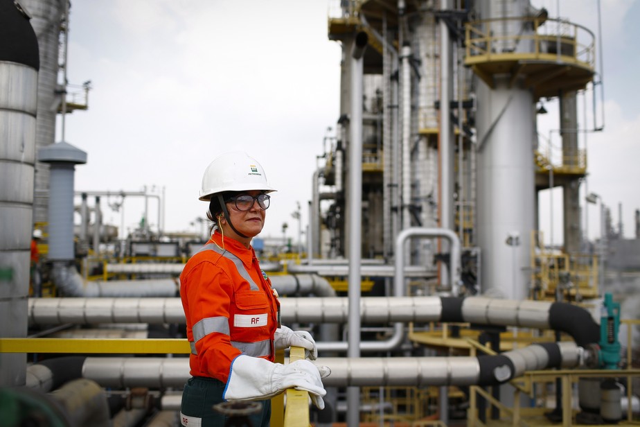 Elza Kallas, gerente executiva de Refino da Petrobras, diz que estatatal quer dobrar produção de combustíveis na Refinaria Abreu e Lima
