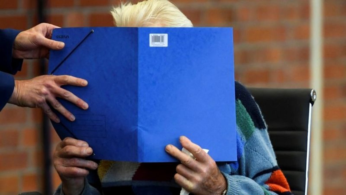 100-jähriger Deutscher, der wegen NS-Verbrechen angeklagt ist, bestreitet Schuld  Die Welt