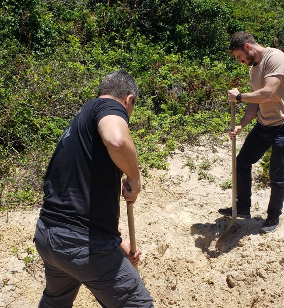 Corpo de jovem foi localizada em uma praia de Laguna, no Sul catarinense — Foto: Polícia Civil/Divulgação