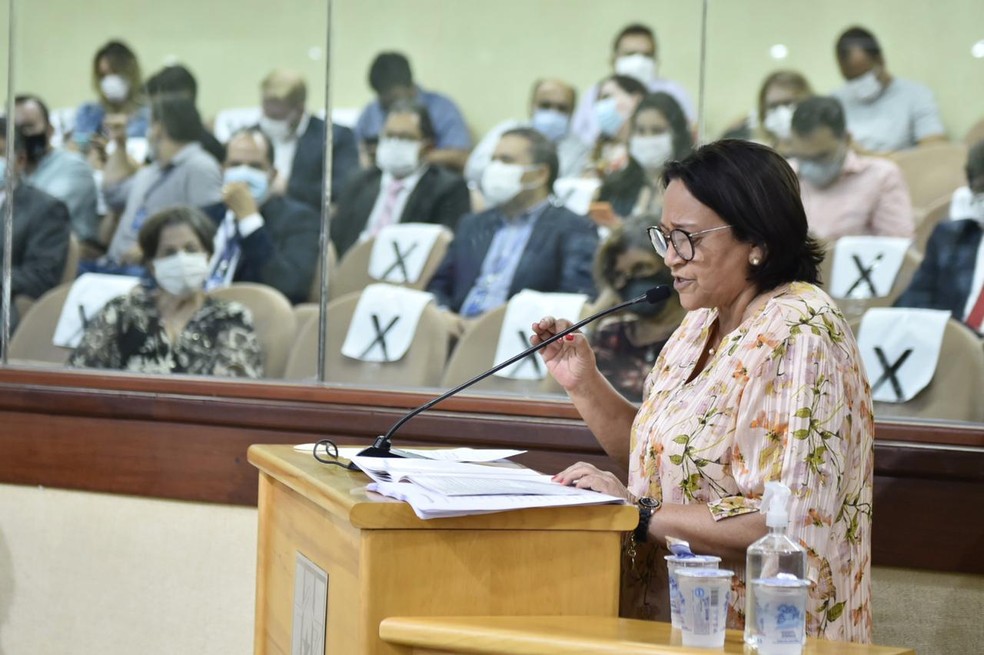 Governadora do RN, Fátima Bezerra (PT) durante leitura da mensagem anual na Assembleia Legislativa do RN — Foto: Elisa Elsie/Governo do RN
