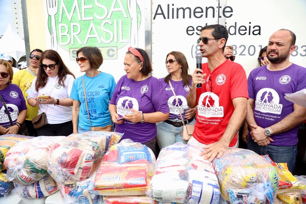 Campanha MÃ£e Potiguar arrecada 3,5 toneladas de alimentos para instituiÃ§Ãµes de caridade â€” Foto: Sandro Menezes