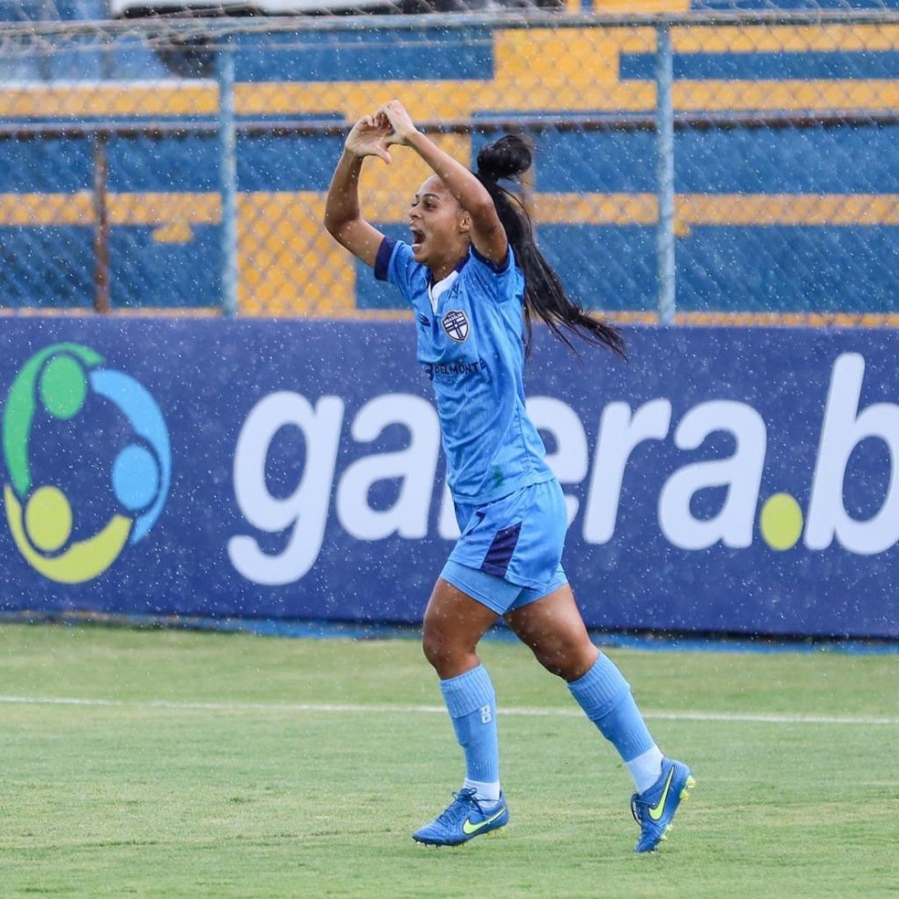 Sassá comemora gol do Real Brasília contra o Santos — Foto: Júlio César Silva/Real Brasília