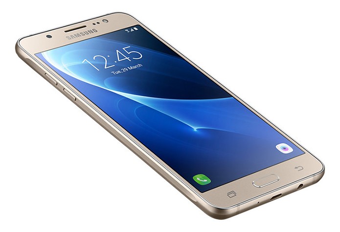 Galaxy J5 Metal tem novo design e tela com resolução HD (Foto: Divulgação/Samsung)