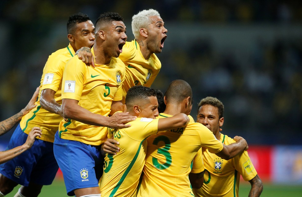 Brasil garantiu a classificação para a Copa de 2018 com vitória sobre o Chile no último jogo — Foto: Reuters