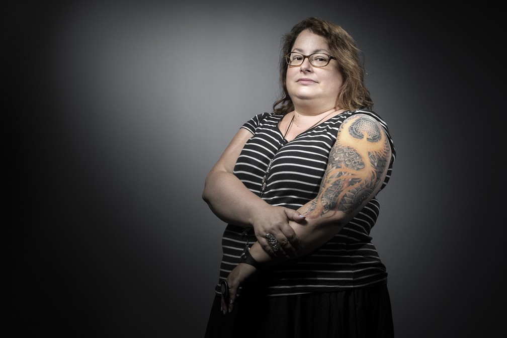 Stephanie Zarev, sobrevivente dos ataques de 2015 em Paris (Foto: JOEL SAGET / AFP)