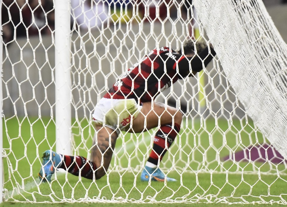 Gabigol lamenta gol perdido — Foto: André Durão
