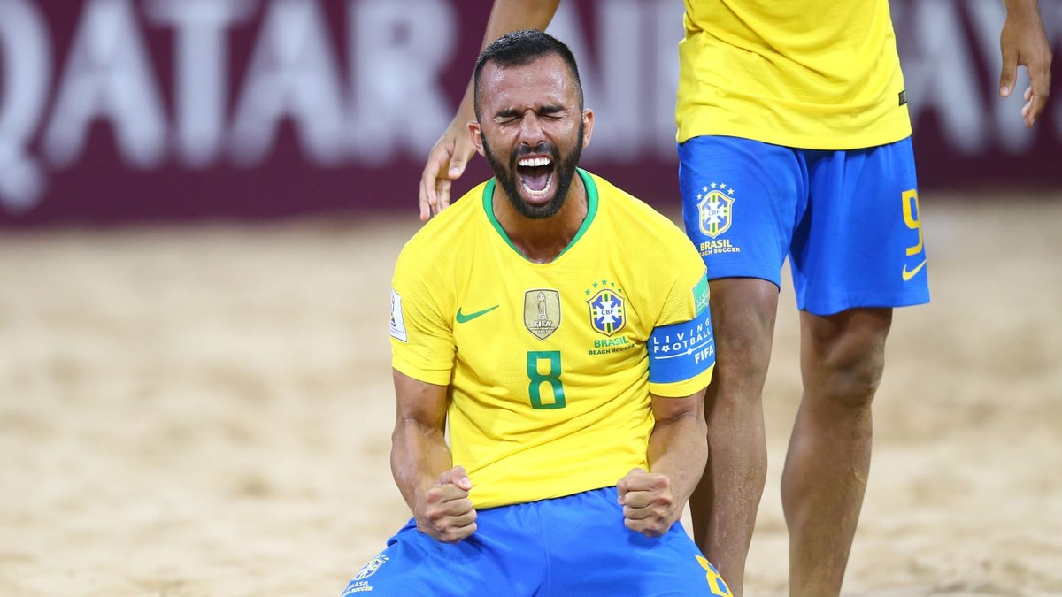 Em duelo de últimos campeões, Brasil vence Portugal e se ...