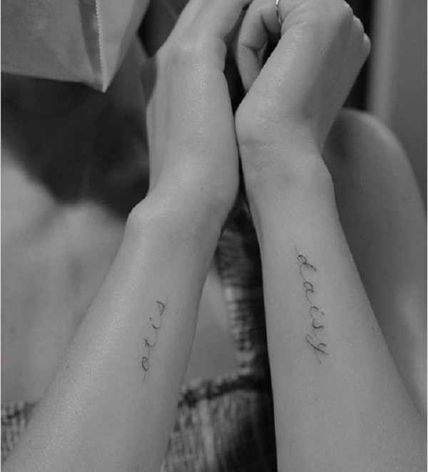 As tatuagens feitas pela atriz Olivia Wilde, os nomes dos filhos nos braços (Foto: Instagram)