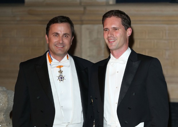  Xavier Bettel e Gauthier Destenay, durante casamento do príncipe de Luxemburgo (Foto: Getty Images)